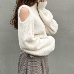 新品未使用 INGNI イング フェザーヤーン肩開きニット アイ...