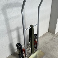 運搬、配達用台車　ゴムクローラー式