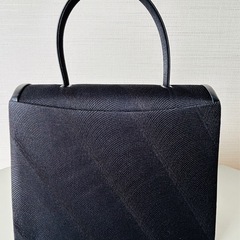 【美品】プチソワール　ブラックフォーマル　ハンドバッグ　マグネット開閉   冠婚葬祭の画像