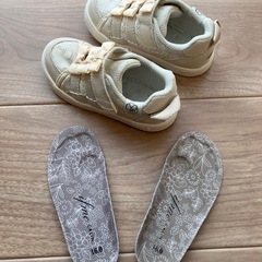 イフミー ifme CALIN トリプルリボンスニーカー ベージュ 16cmの画像