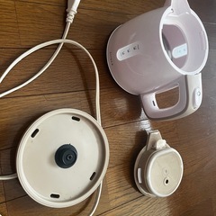 sirocaの電気ケトル　引渡し人仮決め中  