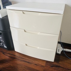3段キャビネット　衣装ケース　中古品