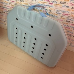 折りたためるペットキャリーの画像