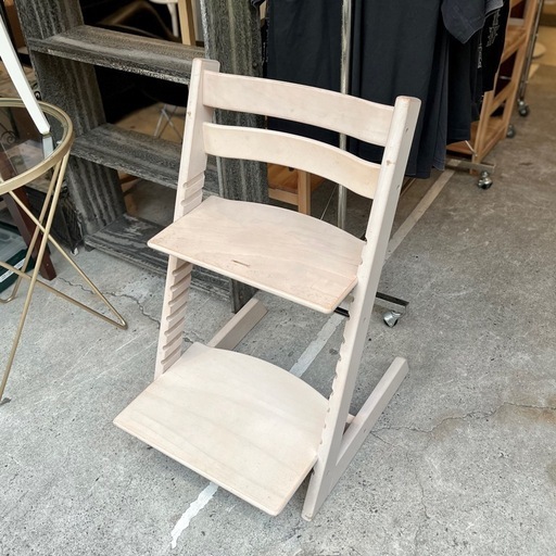 【武蔵小山店】 ストッケ ベビーチェア 子供椅子 椅子 TRIPP TRAP トリップトラップ STOKKE ダイニング 育児 子供 幼児 おしゃれ 白 ホワイト ホワイトアッシュ チェア イス 品川区 リサイクルショップ ランバールーム 武蔵小山店 武蔵小山パルム 戸越銀座