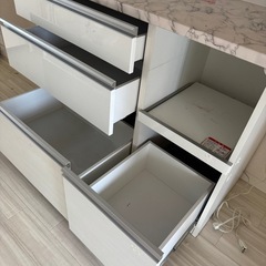 カップボード、食器棚の画像