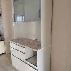 カップボード、食器棚の画像