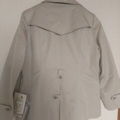 新品未使用タグ付き ショートトレンチの画像