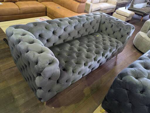 【当店ネット販売価格111，000円】の3Pソファ！現品限り！※訳アリ商品(ボタン外れ)となります