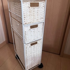 【取引中】3段スリムワゴン　ニトリの画像