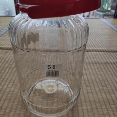 半額値下げ！梅などを漬けるビンの画像