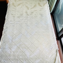 （断捨離中）残1つ、シングルベッドマットレスの画像