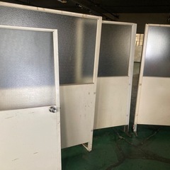 取引中　　
引取り限定　現状渡し　パーテーション　
