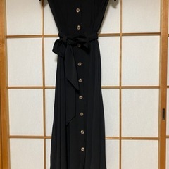 H&M ブラックワンピースの画像