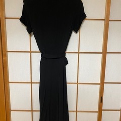H&M ブラックワンピースの画像