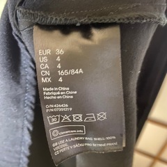 H&M ブラックワンピースの画像