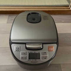 電気炊飯器 
