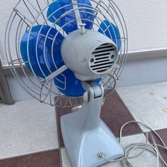 レトロ扇風機の画像