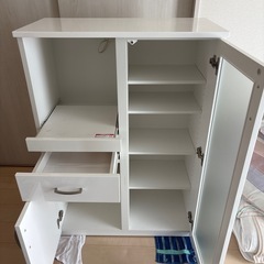 ニトリ製　食器棚　の画像