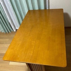 ダイニングテーブル　無料　横135 奥行き80 高さ70