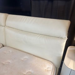 キングベッド　マット付きの画像