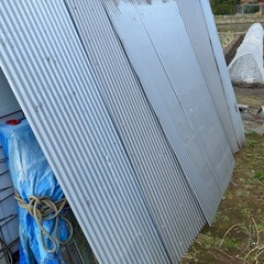 廃材、アルミサッシ、サイディング、木材などの画像