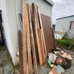 廃材、アルミサッシ、サイディング、木材などの画像