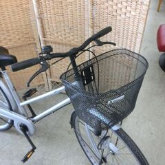 シティサイクル 26インチ シルバー ライト付き 自転車 鍵付き 変速ギア無し SEAWING カゴ付き LKD07284 札幌 西野店の画像