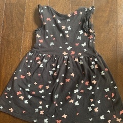 【H&M】女の子用 夏ワンピース《黒地ちょうちょ柄》の画像