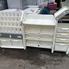 おもちゃ収納ラック・絵本ラック