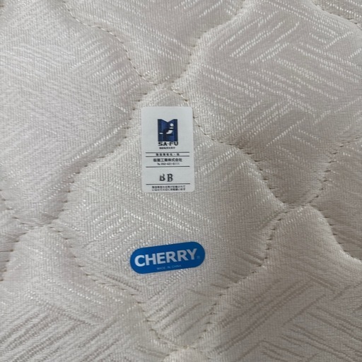クイーンベッドセット　マットレス付き