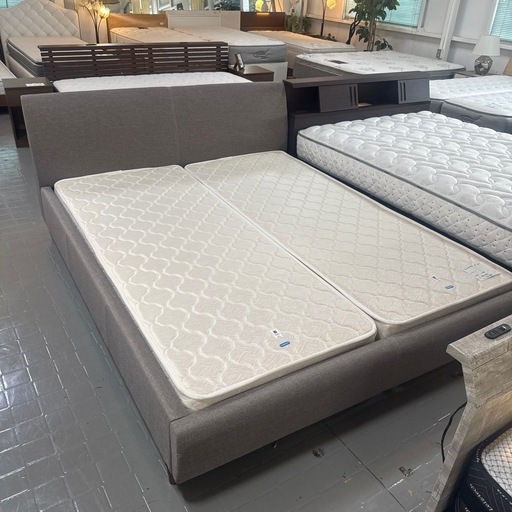 クイーンベッドセット　マットレス付き