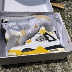 美品✨ 28.5cm NIKE エアージョーダン4レトロ の画像