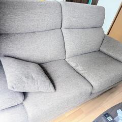 【急募】三人掛けソファ（クッション付属）の画像