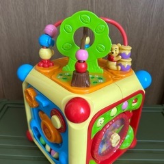 大切に使って下さる方に差し上げます！　ベビー　おもちゃ　知育玩具　差し上げます！　くまのプーさん　パズル　電話　鍵　時計の画像