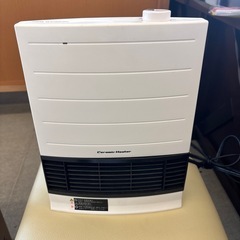 K2505-455 ユアサ　セラミックヒーター　YA-S1260N（WH）　キズ汚れ有り　動作確認済み