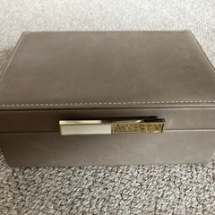 アクセサリー入れの画像