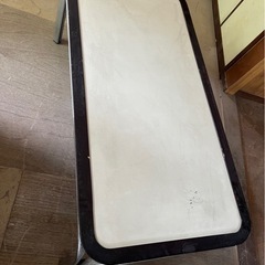 テーブル　スチールとして引き取り？
