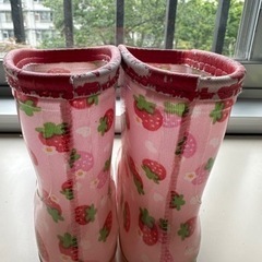 レインブーツ　子供長靴　17cm かわいいいちごの画像