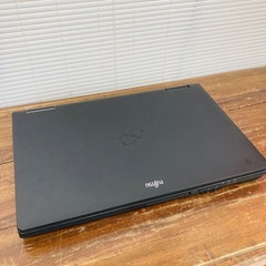 【FUJITSU】LIFE BOOK A572/E OS Win10の画像