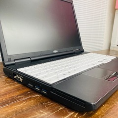 【FUJITSU】LIFE BOOK A572/E OS Win10の画像