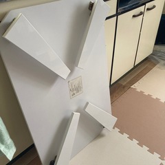 折りたたみテーブルの画像