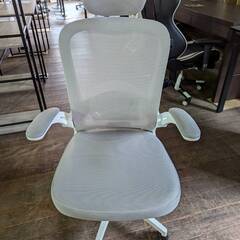 【高機能オフィスチェア】メッシュ素材で通気性◎ ヘッドレスト＆ア...