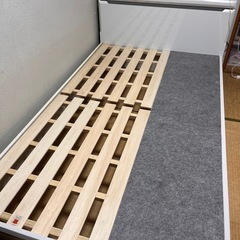 [キャンセル出ました！値引きしました！]セミダブル用ベッドフレー...
