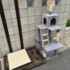 キャットタワーとケージ