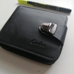 二つ折り財布黒😃中古