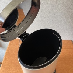 ごみ箱の画像