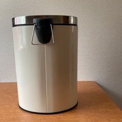 ごみ箱の画像