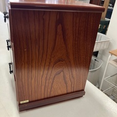 ☆値下げ☆I2505-660 高山けやき工芸 飛騨 3段 引き出し 民芸家具 中古 容量kgキズありの画像