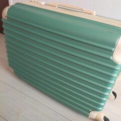 美品　キャリーケース　パステルカラーの画像