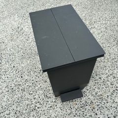 ペダル付きゴミ箱